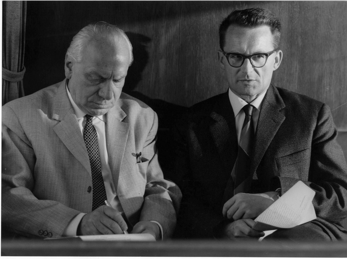 Bootsfahrt und Gespräch nach der Geländebesichtigung. Alfred Gerigk (links), Günter Schlensag, 5. August 1964