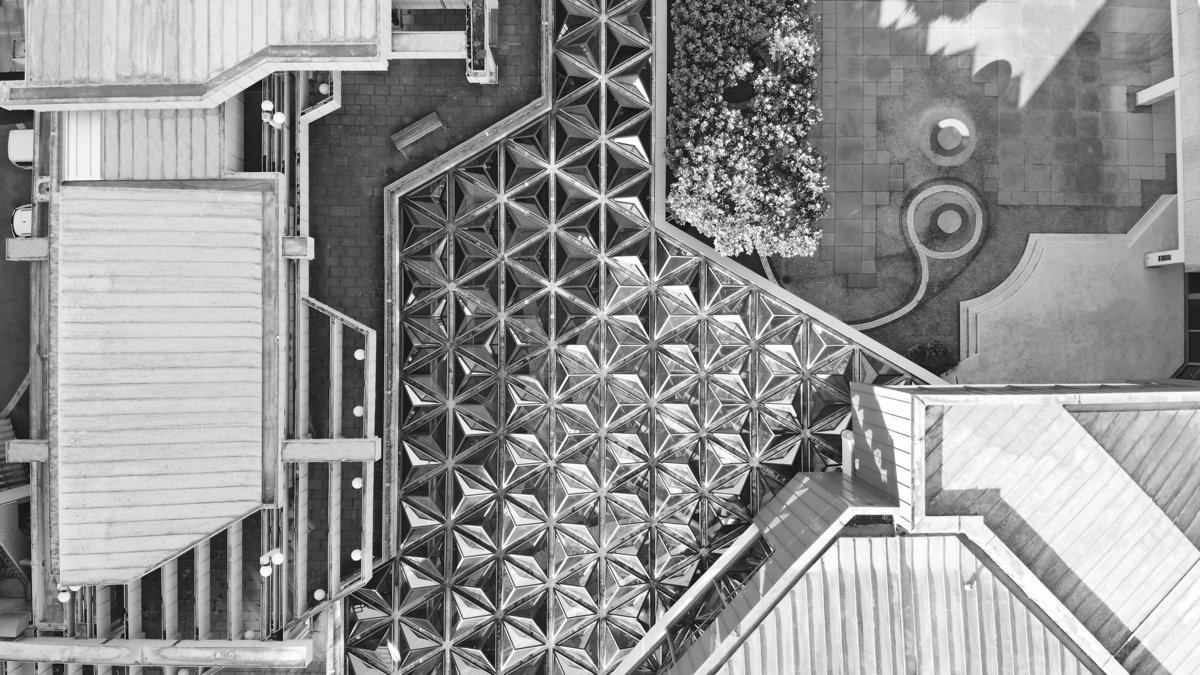 Aerial view of the university courtyard in black and white